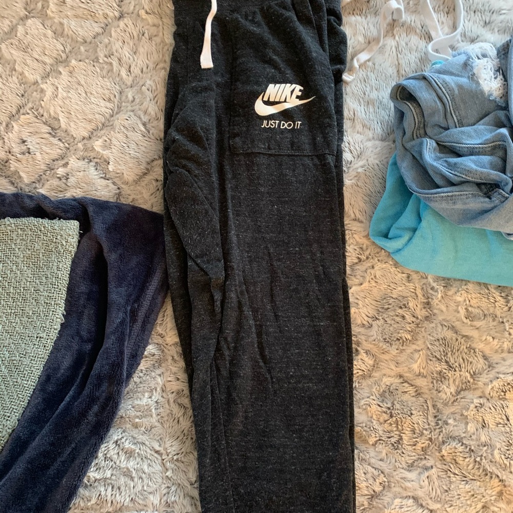 Nike crop pants